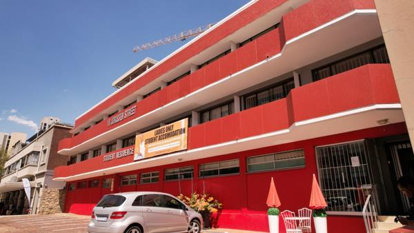 1 500  m² Commercial space