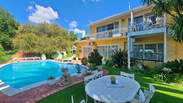 9 Bedroom House