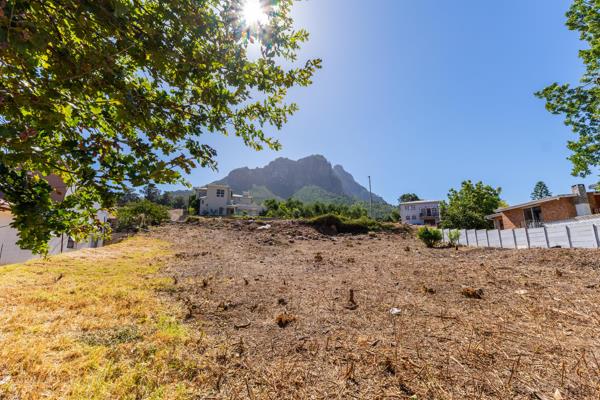1 441 m² Land
