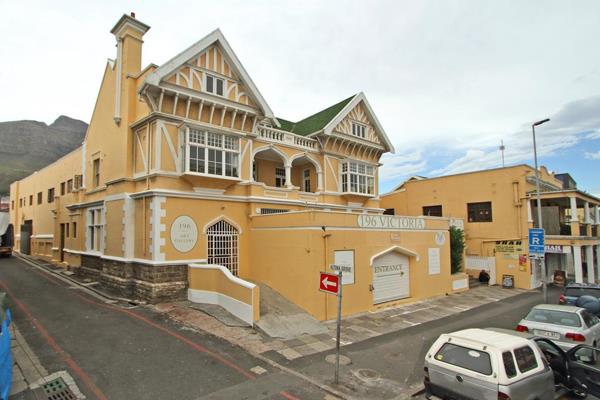 10 Bedroom House