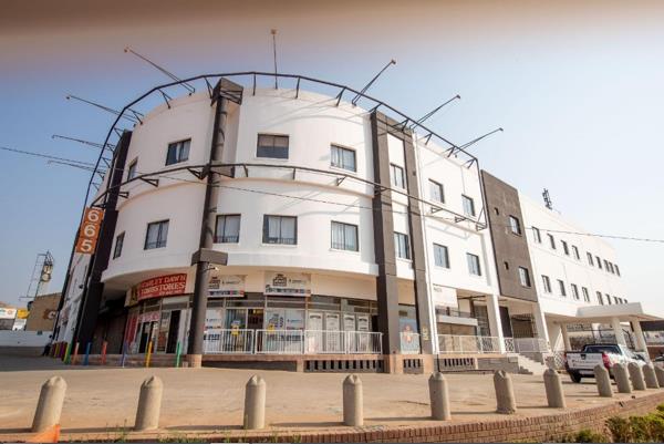 66.7 m² Retail Space