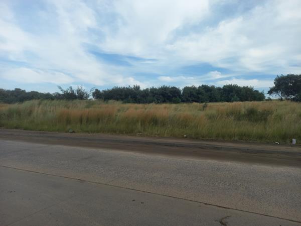 7 000 m² Land