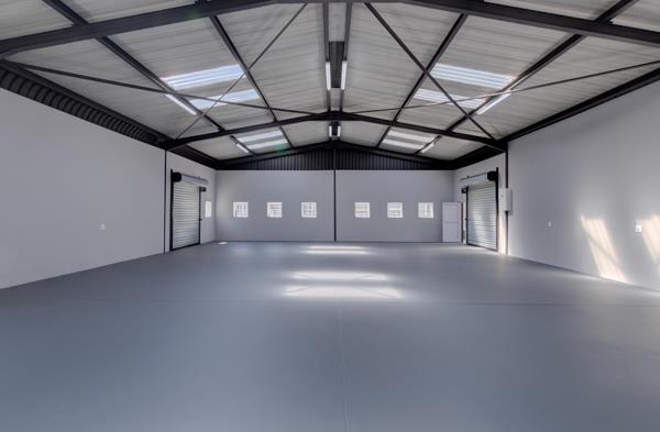 320  m² Commercial space