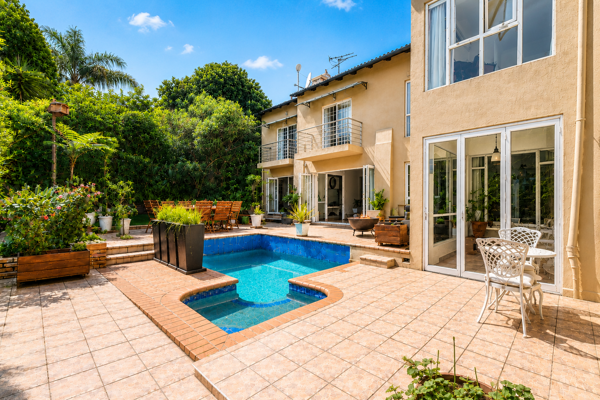 5 Bedroom House