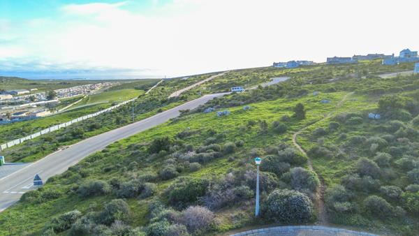 735 m² Land