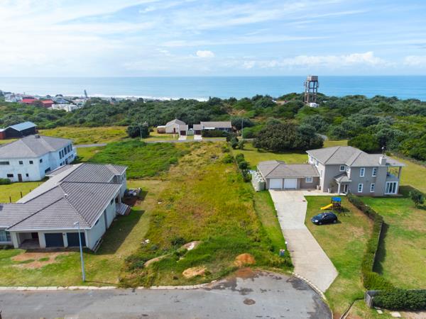 930 m² Land