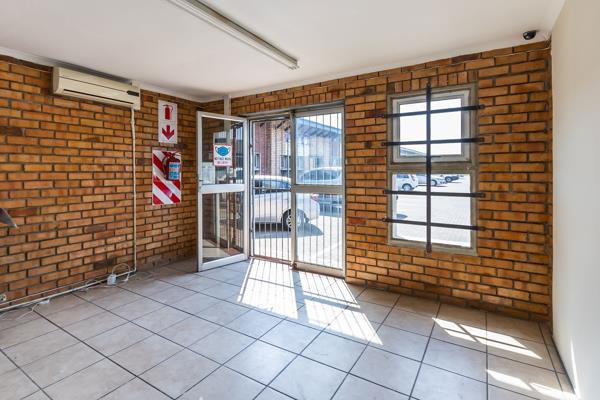 161  m² Commercial space