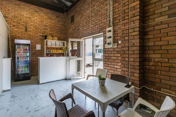 100  m² Commercial space