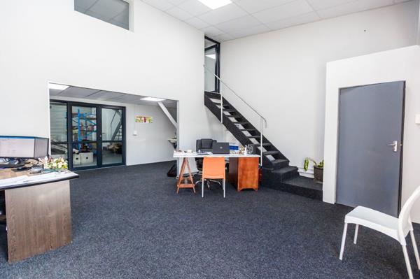 112  m² Commercial space