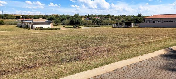 1 123 m² Land