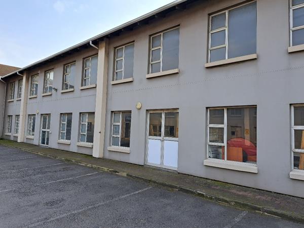 202  m² Industrial space