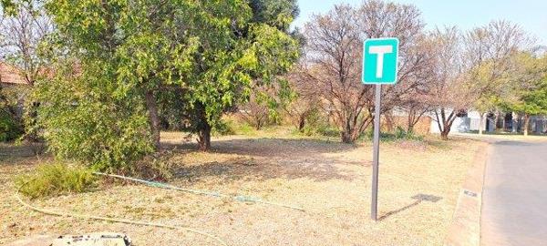 893 m² Land