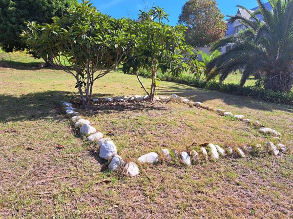 566 m² Land