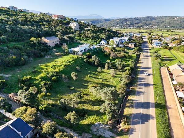 566 m² Land