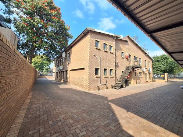 800  m² Commercial space