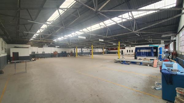 1 500  m² Industrial space