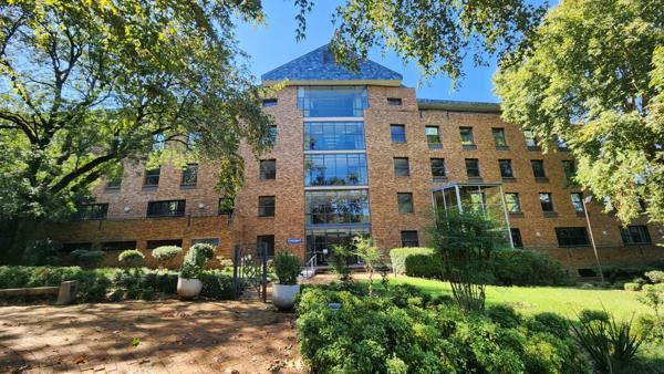 767  m² Commercial space