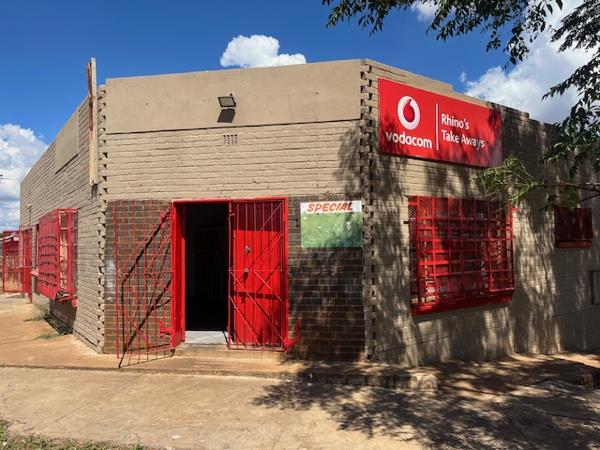 385  m² Commercial space