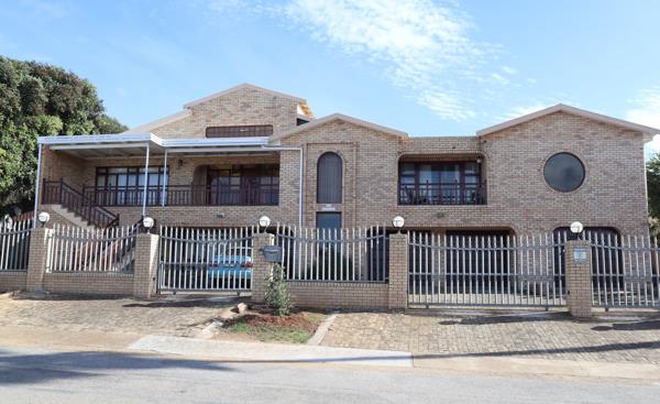 5 Bedroom House