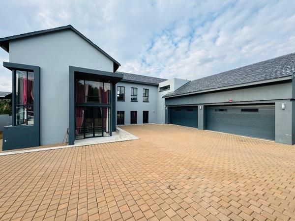 5 Bedroom House