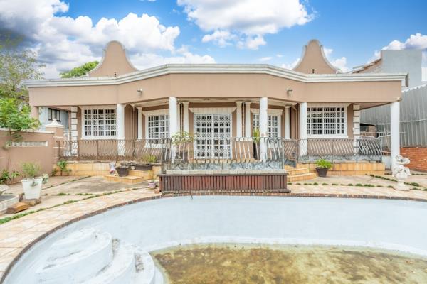 10 Bedroom House