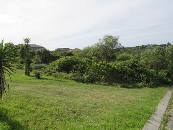 738 m² Land