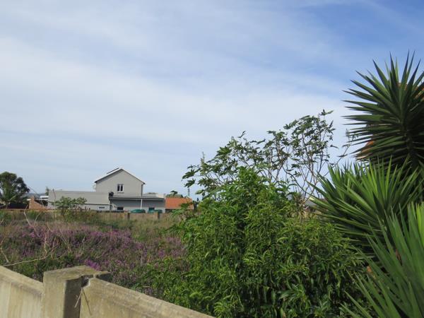 874 m² Land