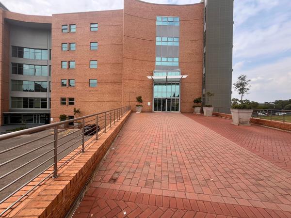 3 049  m² Commercial space