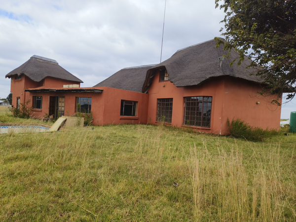 2.8 ha Smallholding