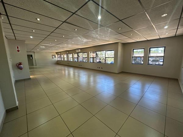 164  m² Commercial space