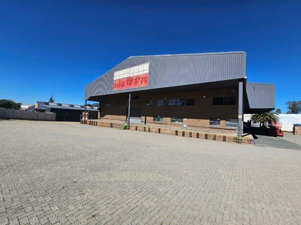 3 200  m² Industrial space