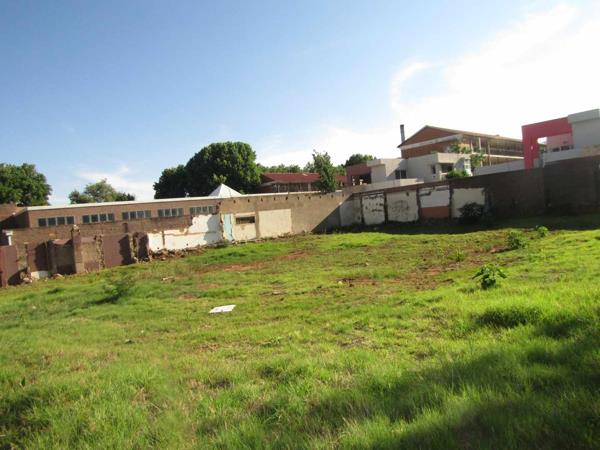 1 093 m² Land