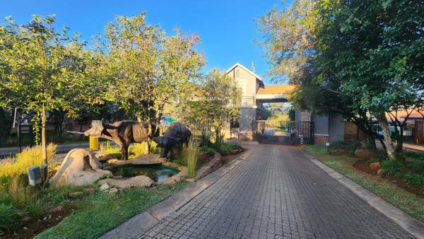 1 280 m² Land