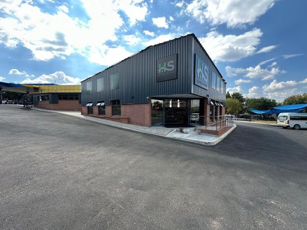 735 m² Industrial space