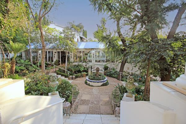 2 180  m² Commercial space