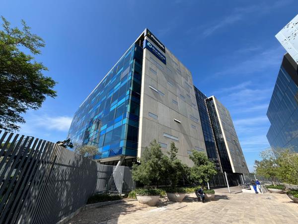 815 m² Commercial space
