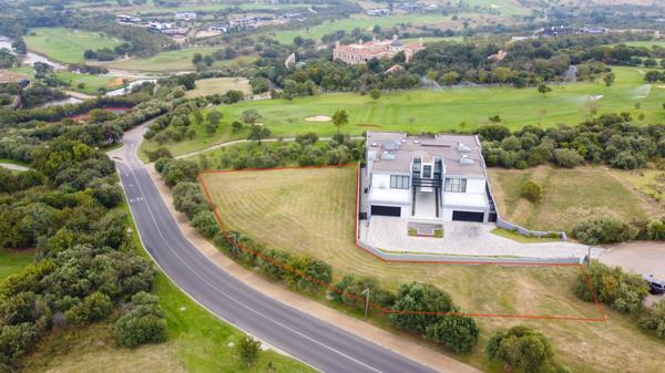 2 673 m² Land
