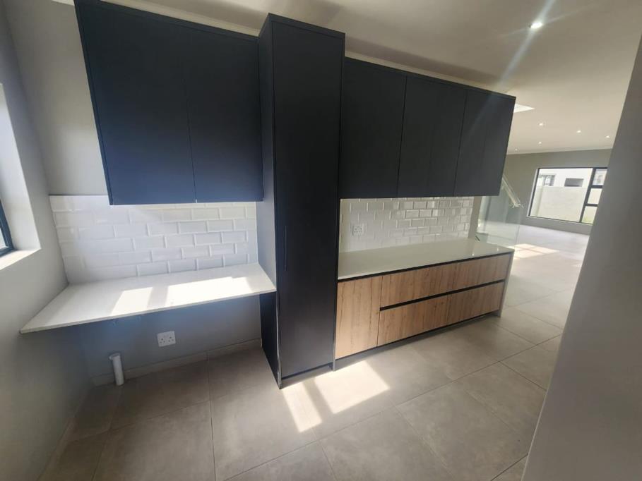 Photo of 4 Bedroom House in Roodeplaat