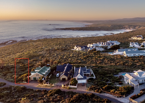 800 m² Land