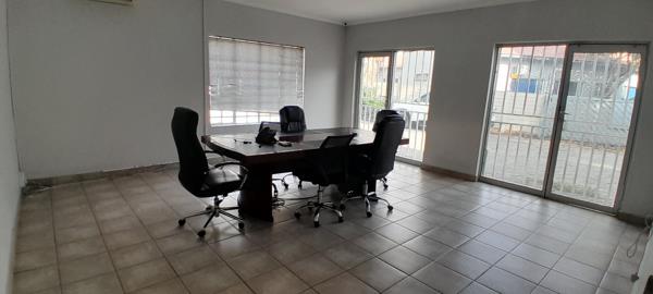 166 m² Commercial space