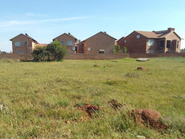1 000 m² Land