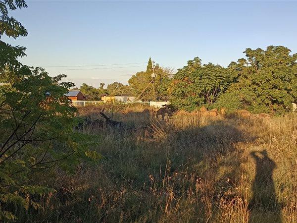 1 383 m² Land