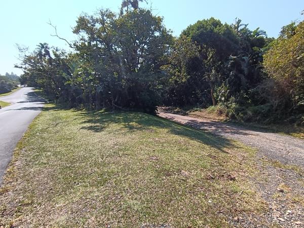 1 012 m² Land