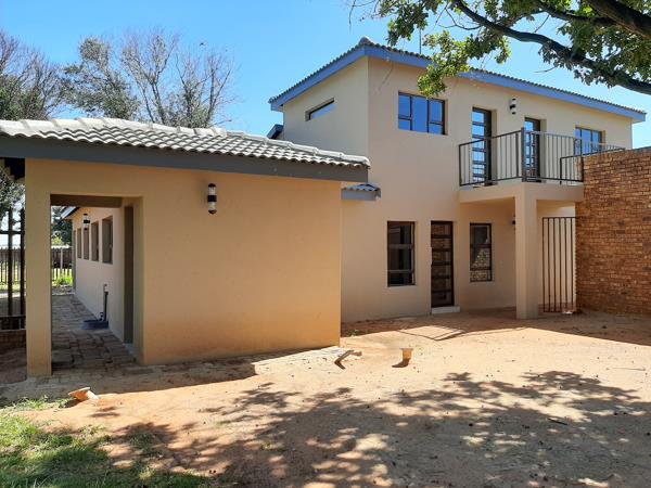 6 Bedroom House