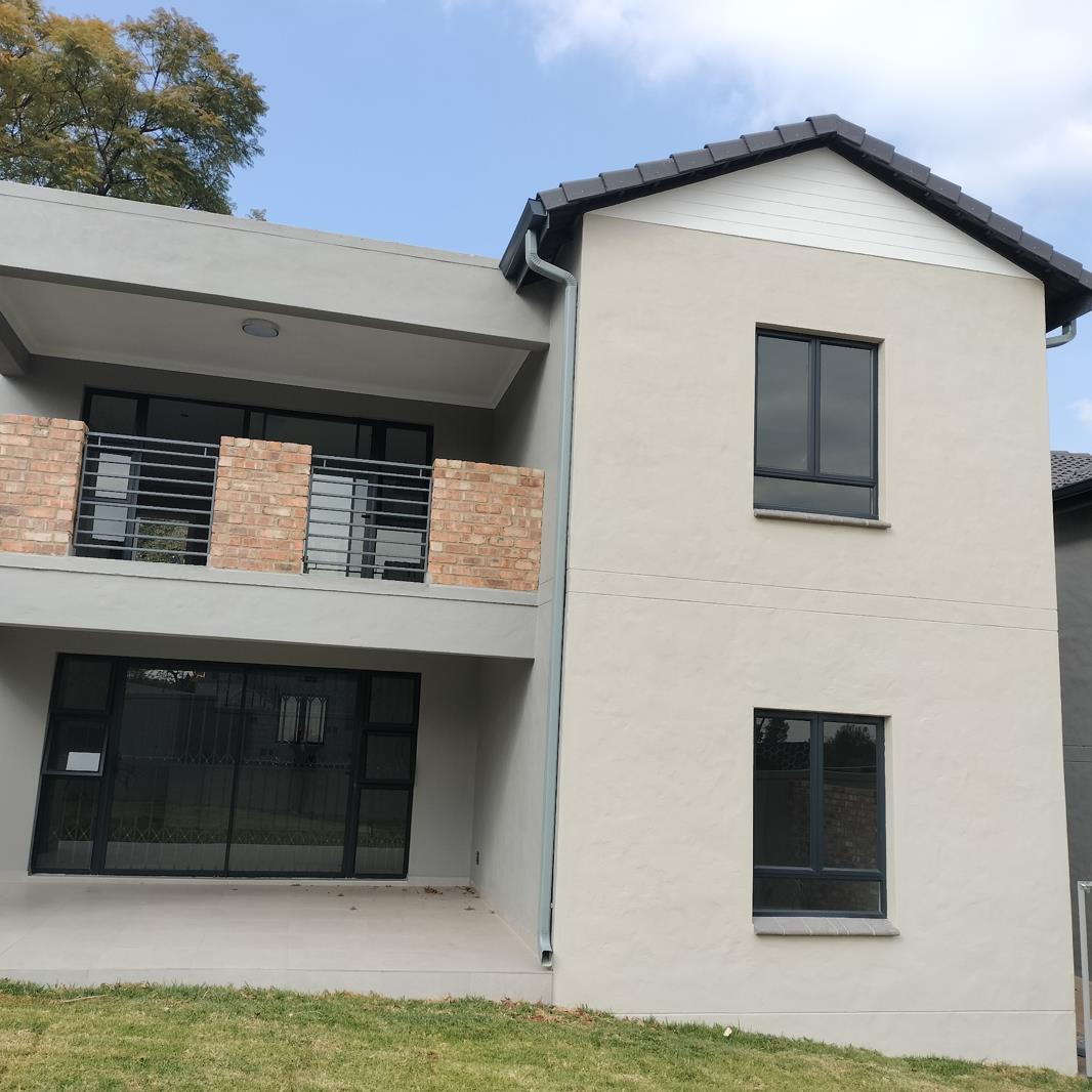2 Bedroom Apartment in Morningside Manor