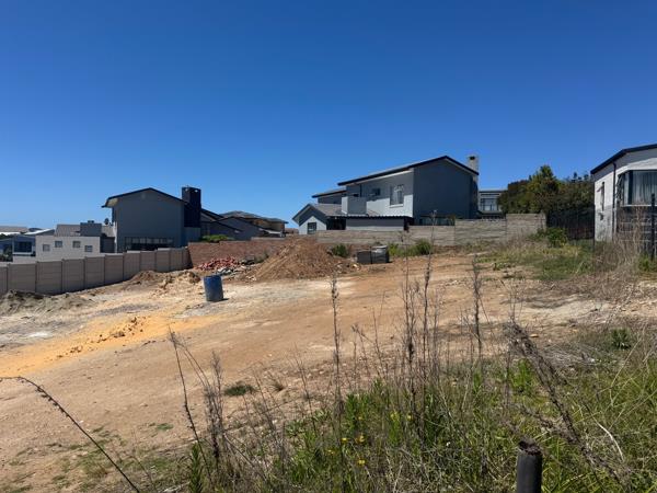 800 m² Land
