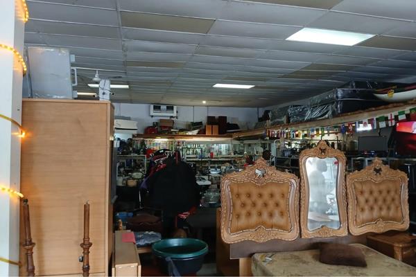 307  m² Retail Space