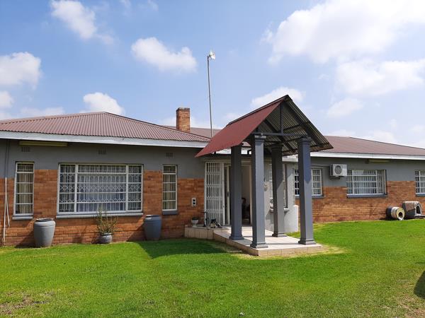 5 Bedroom House