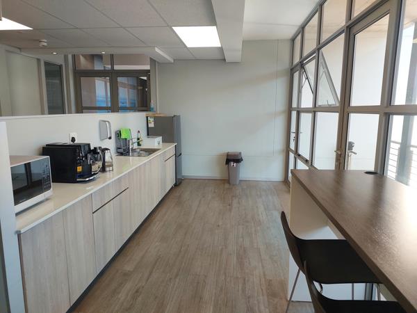 170  m² Commercial space