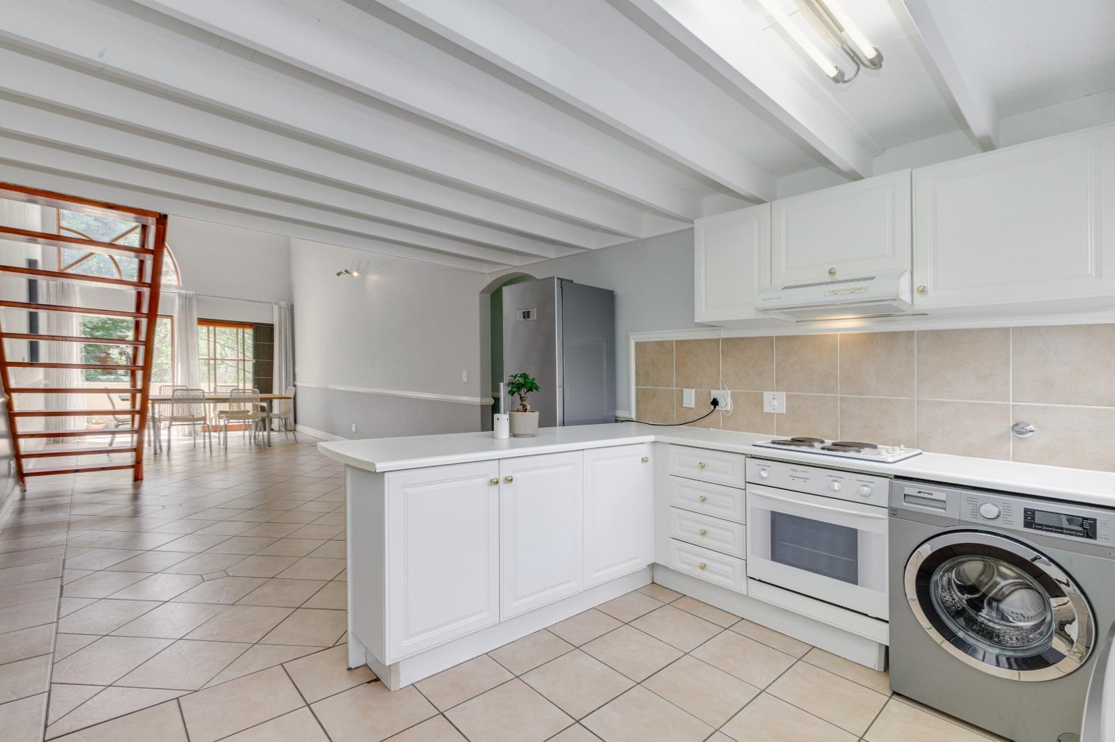 2 Bedroom Apartment in Saxonwold